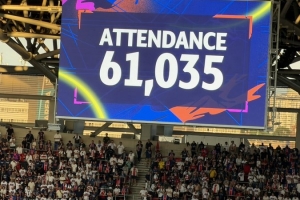 61035人！普斯卡什竞技场超6万人观战阿森纳VS巴黎的欧冠决赛配图