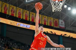 杀疯了！胡金秋上半场10投9中&三分2中1砍下22分3板1助1断配图