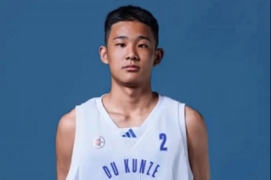 媒体人:杜锋之子杜昆泽入选2026年Jr.NBA精英训练营配图