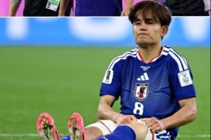 板仓滉谈久保建英伤情:他跟我说今天情况更加稳定,希望只是轻伤配图