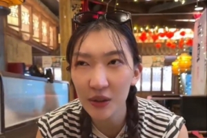 韩旭更新WNBA日常vlog：没有什么比一顿火锅更让我觉得放松的了配图