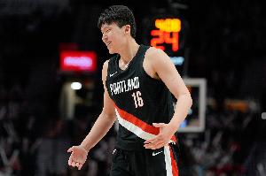 杨瀚森：我的防守站位&挡拆防守都比去年更好了 但我还需做得更多配图